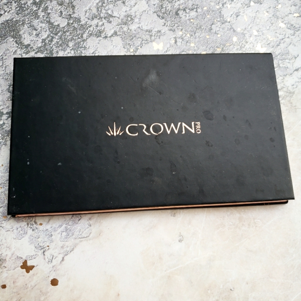 Crown Pro eyeshadow palette